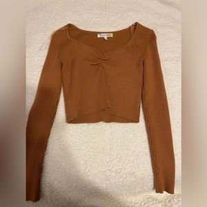 Long sleeve crop top